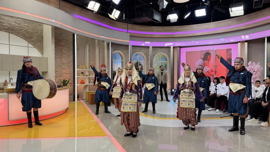 Engelsiz Yaşam Merkezi ekibi Alişan’ın programında Kocaeli’yi temsil etti