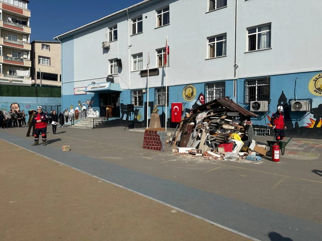 Çayırova’da ÇAK-TİM’den Sivil Savunma Günü tatbikatı