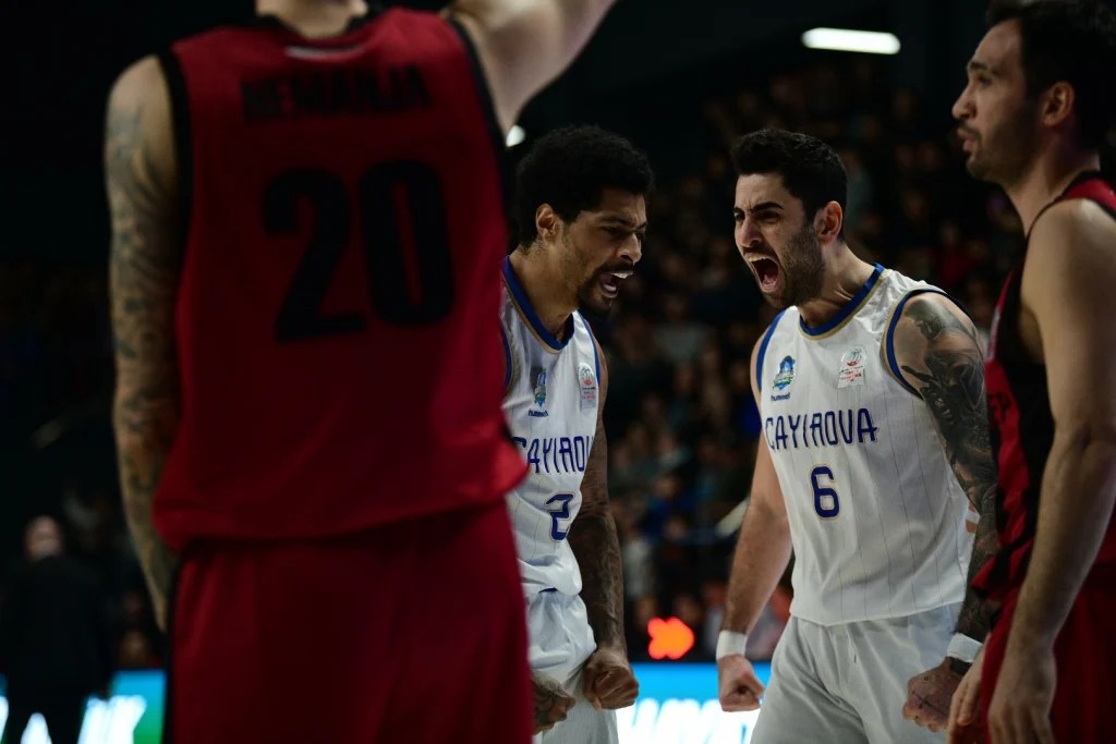Çayırova Belediyesi son saniye basketiyle liderliği kaptı!