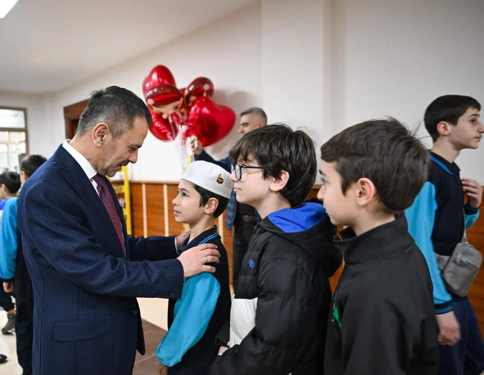 Vali Aktaş’tan Gölcük’te ‘Maarifin Kalbinde Ramazan’ programına ziyaret