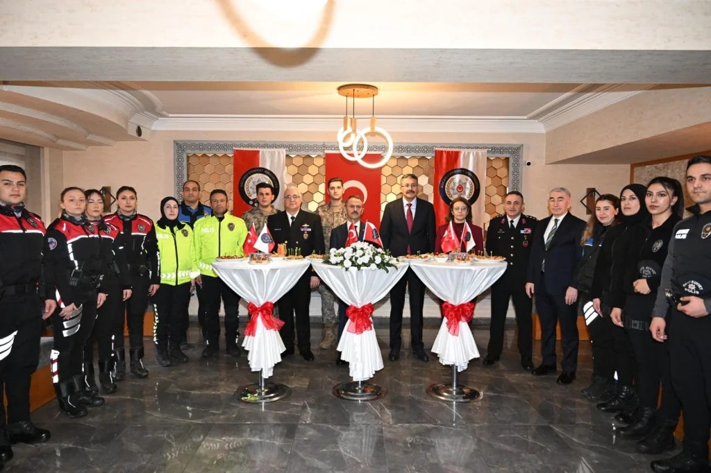 Bakan Yardımcısı Çelik ve Vali Aktaş’tan Emniyet’e bayram ziyareti