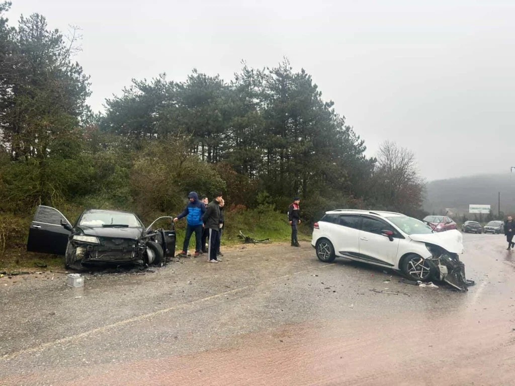 Gebze’de feci kaza! 2 yaralı!