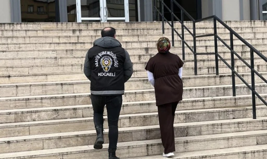 Kocaeli’de Banka Kartı Dolandırıcısına Operasyon!