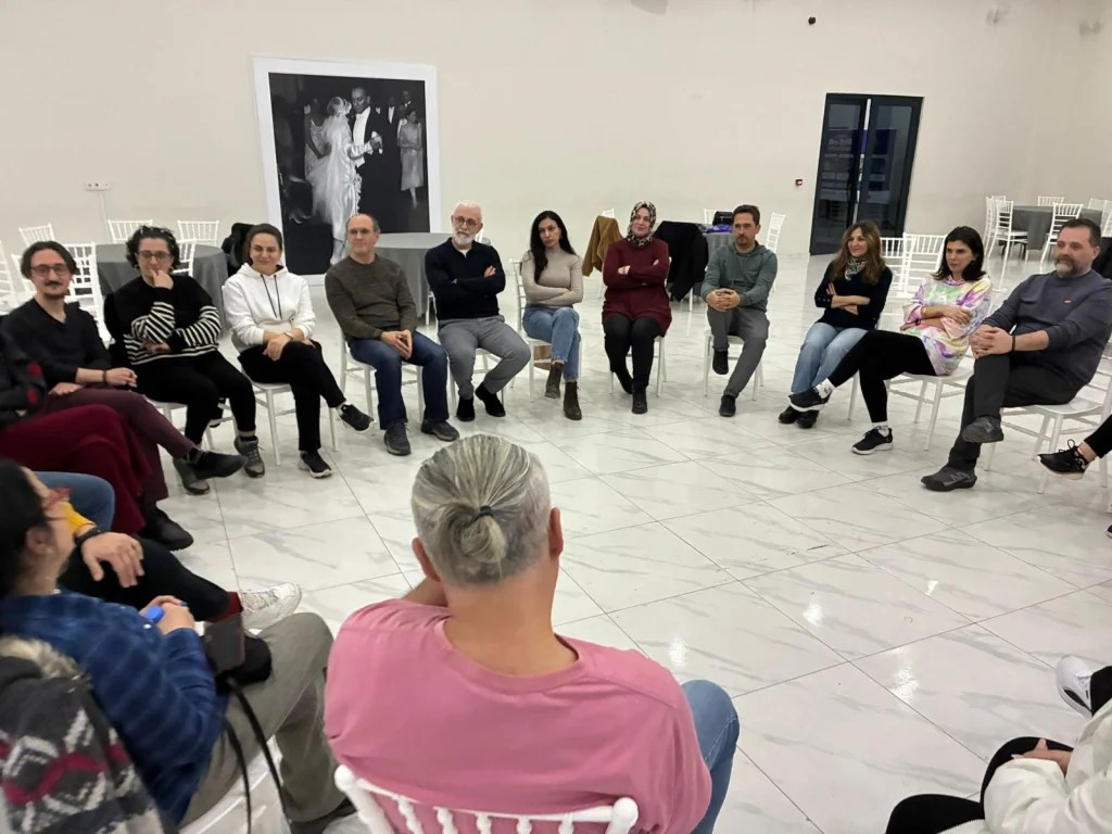 Derince’de tiyatro eğitimleri Yenikent’te sürüyor