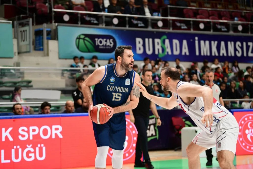 Çayırova Belediyesi, Finalspor’u yenerek liderliğini sürdürdü