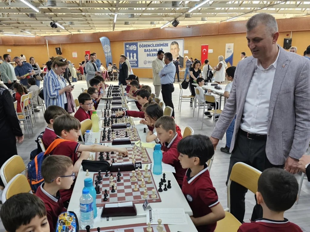 Gölcük’te satranç heyecanı başladı