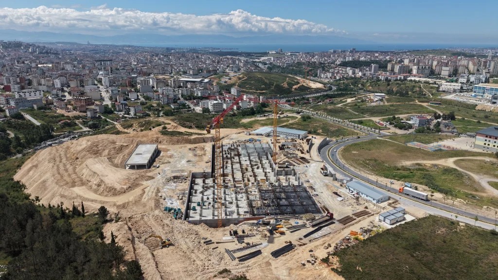 Çayırova Devlet Hastanesi hızla yükseliyor