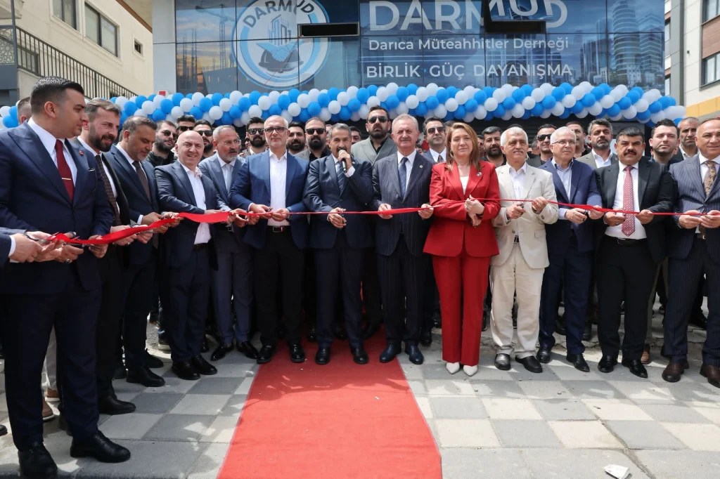 Darıca Müteahhitler Derneği kapılarını açtı