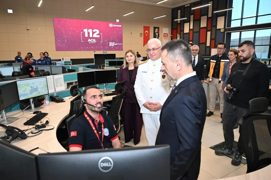 Vali Aktaş’tan 112 Acil Çağrı Merkezi’ne bayram ziyareti