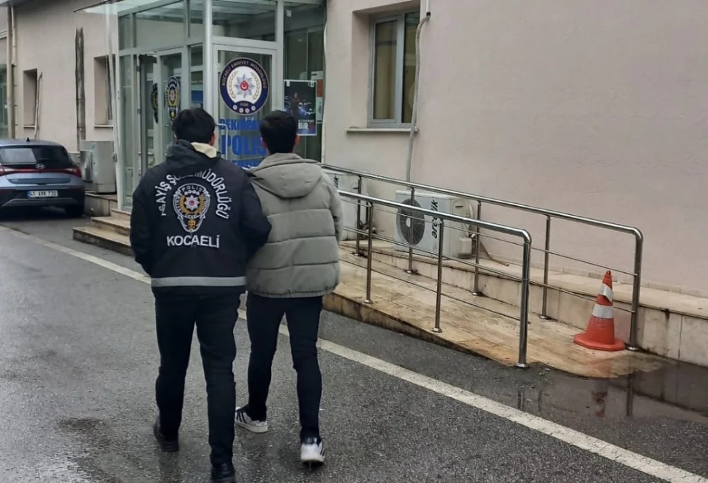 Kocaeli’de dolandırıcılık firarisi yakalandı!