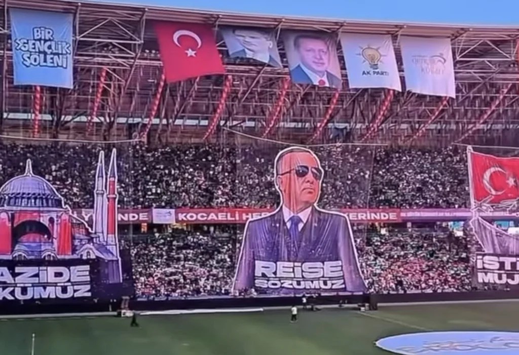 Kocaeli’de Erdoğan’a gençlerden coşkulu karşılama