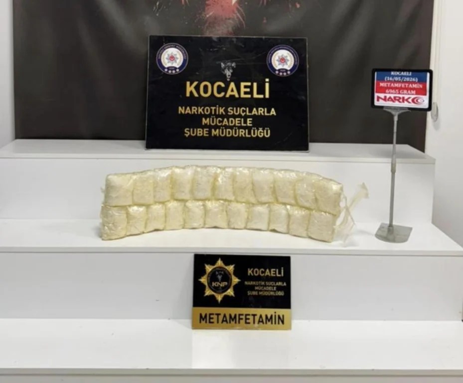 İzmit’te otobüs yolcularından 7 kilo metamfetamin çıktı!
