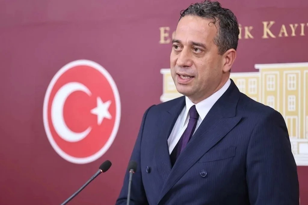 CHP’de 9 isme ihraç talebi!