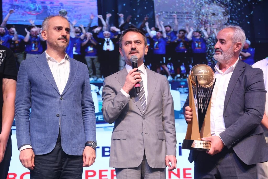 Çayırova sporcuları ödül törenine damga vurdu