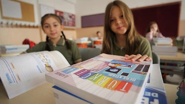 Özel okul kitap fiyatları velileri isyan ettirdi
