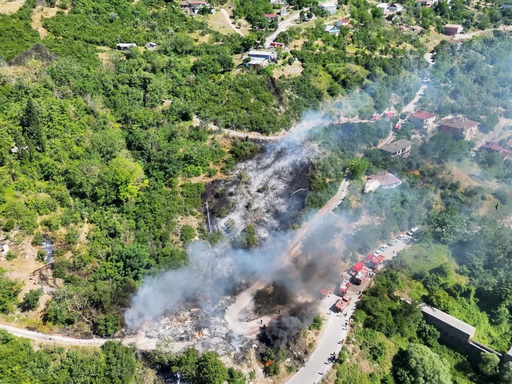 Hatipköy’de korkutan yangın söndürüldü!
