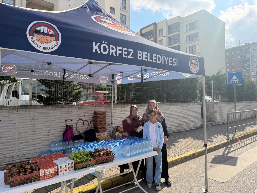 Körfez Belediyesi YKS’de öğrencileri yalnız bırakmadı
