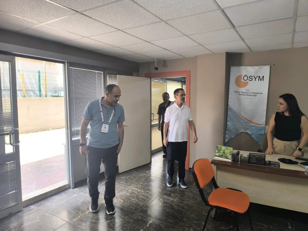 Vali Aktaş’tan YKS velilerine moral ziyareti