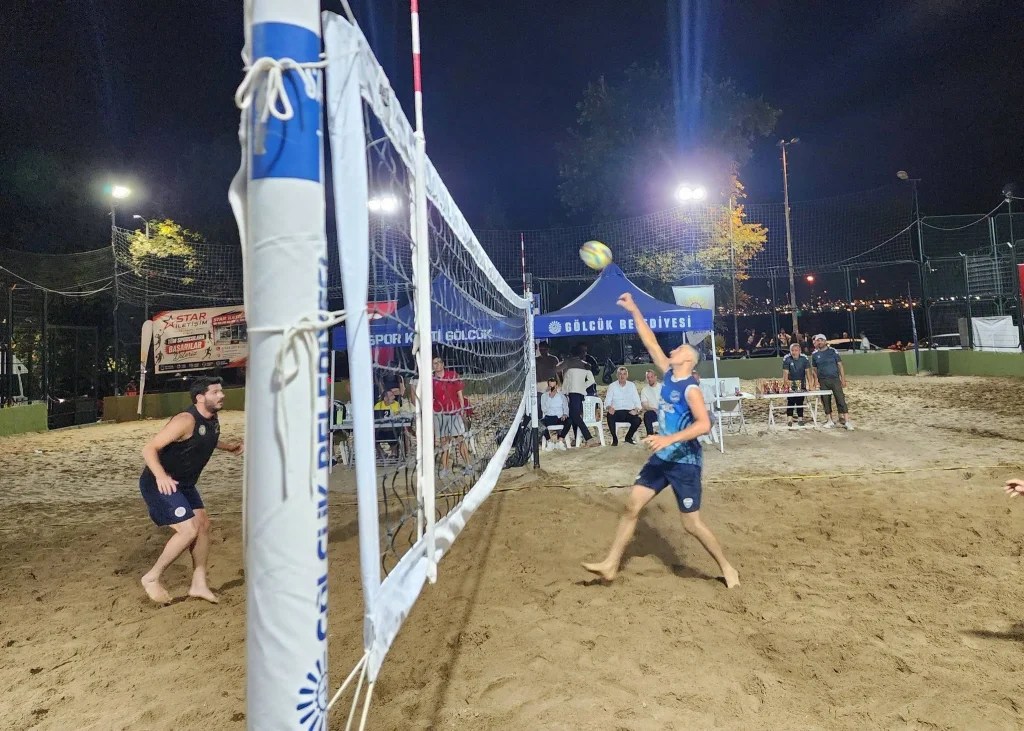 Gölcük’te Plaj Voleybolu Turnuvası Sona Erdi