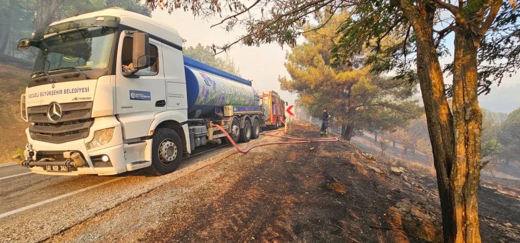 Kocaeli ekipleri Balıkesir’deki yangında!