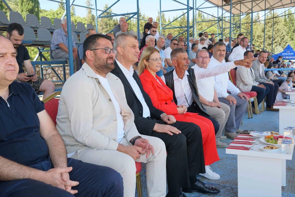 Değirmendere'de Rahvan At Yarışları Nefes Kesti