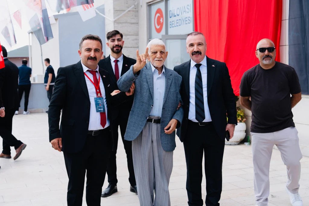 96’lık Dede Kongreye Damga Vurdu!