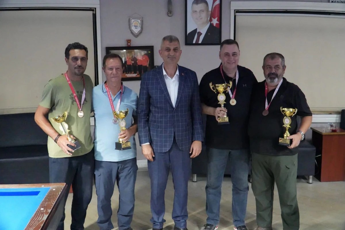 Gölcük'te Zafer Bayramı Bilardo Kupası sona erdi! - 2. görsel