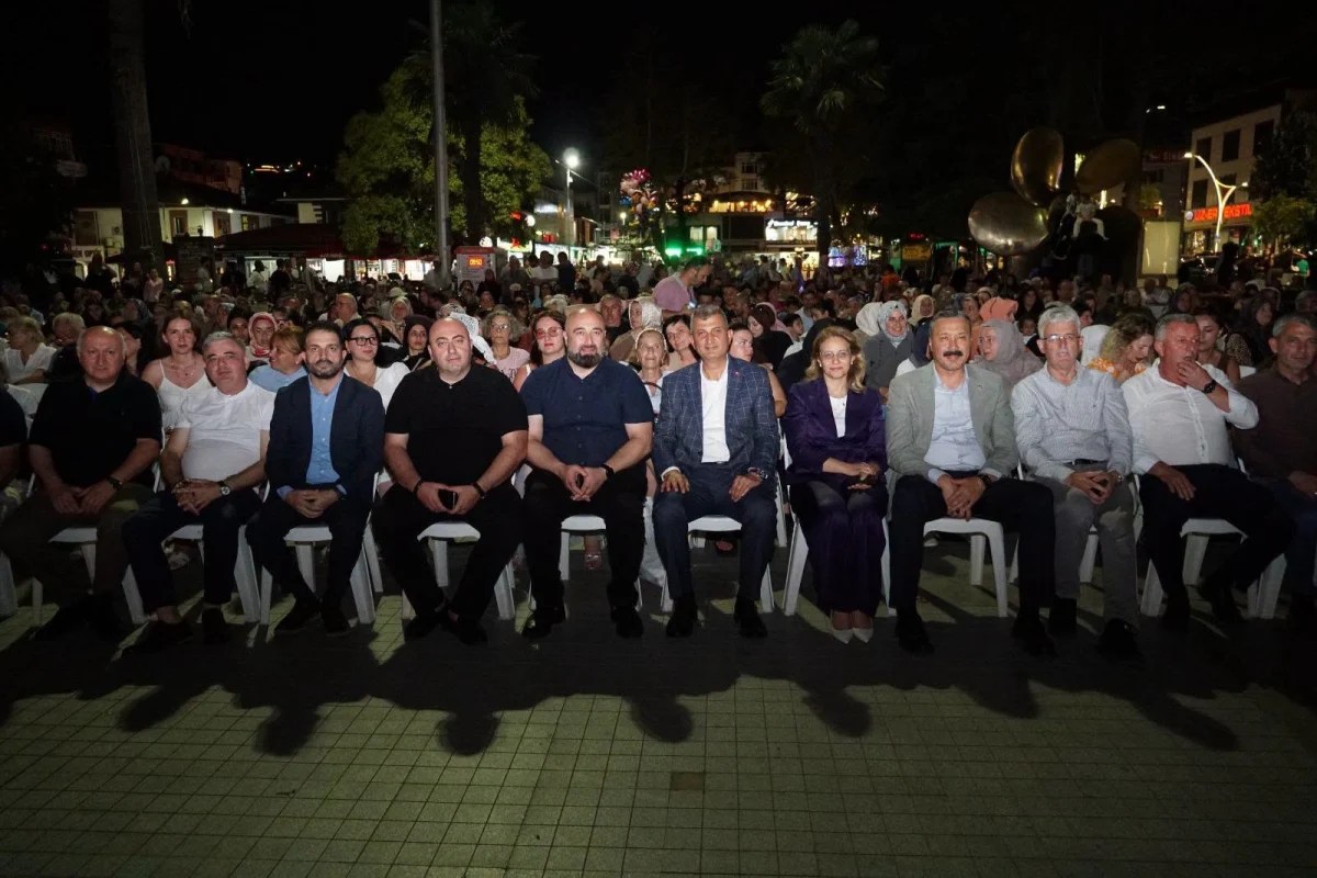 Muhteşem Kafkas Folkloru Gölcük’ü Hayran Bıraktı