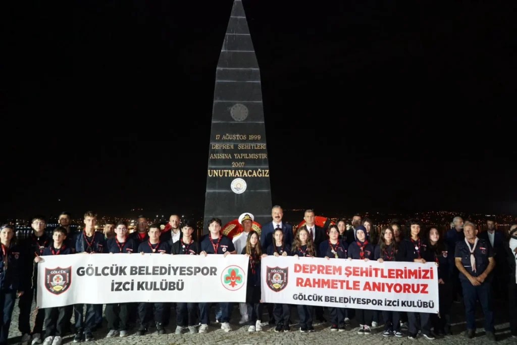 17 Ağustos Deprem Şehitleri 27. Yılında Anıldı! - 4. görsel
