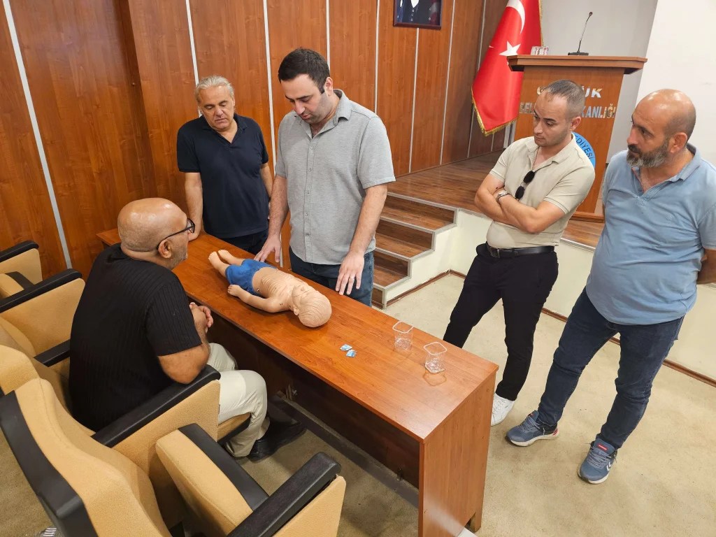 Gölcük Belediyesi Personeline İlk Yardım Eğitimi