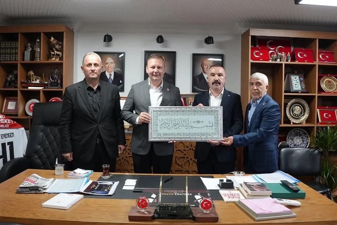 MHP Dilovası’ndan Enes Emengen’e tebrik ziyareti