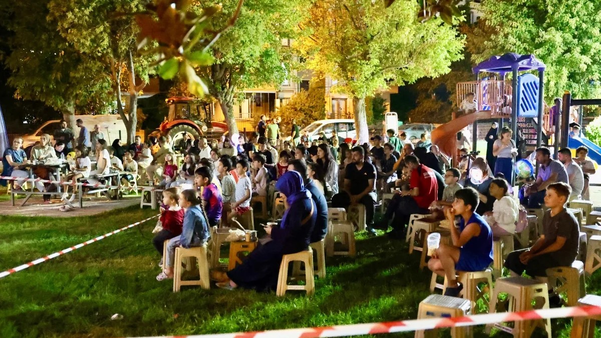 Derince’de açık hava sinema şöleni sona erdi
