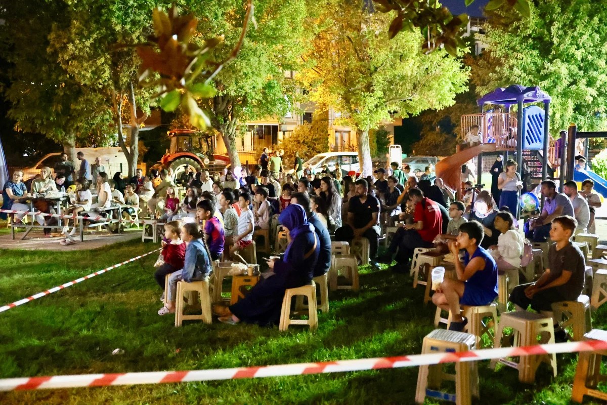 Derince'de açık hava sinema şöleni sona erdi - 5. görsel