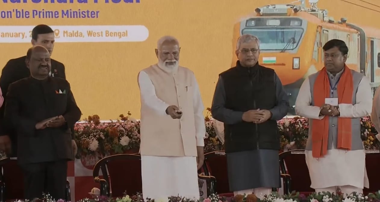 Revolutionizing Travel: Prime Minister Launches Vande Bharat Sleeper Trains – A Major Leap for Indian Railways! Revolutionizing Travel: Prime Minister Launches Vande Bharat Sleeper Trains – A Major Leap for Indian Railways!