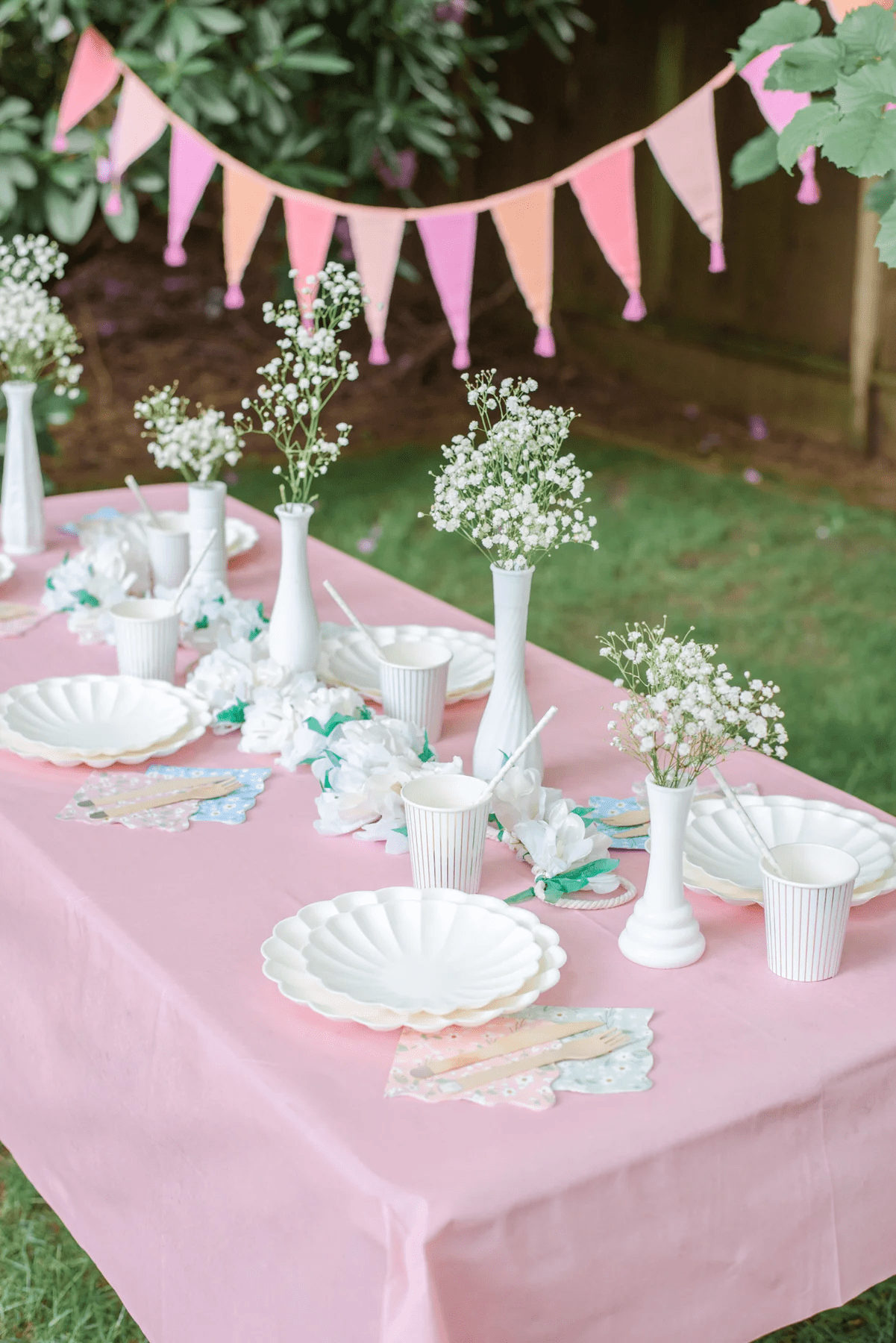 401413 Pink Paper Table Cover Roll