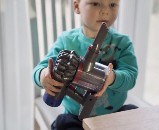 Casdon Toy Dyson Cord-free Vacuum Cleaner Review