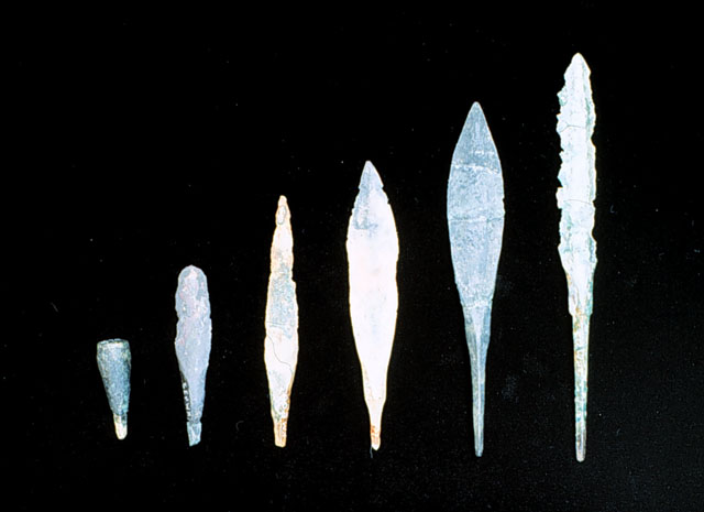 Canaanite culture: bronze leaf-shaped arrowheads.