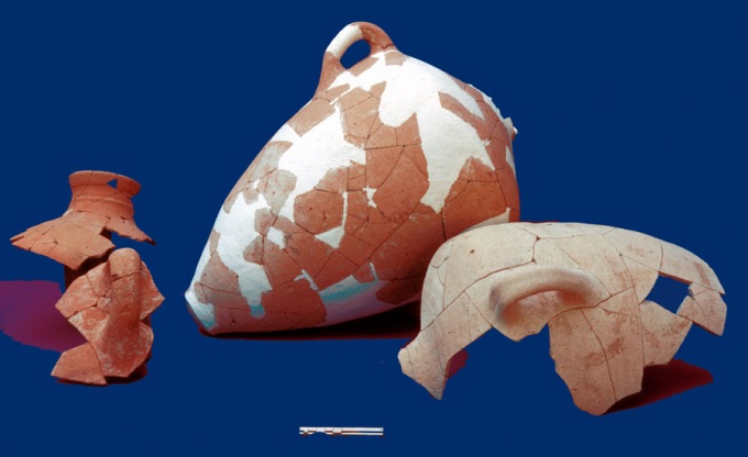 Canaanite culture: storage jars.