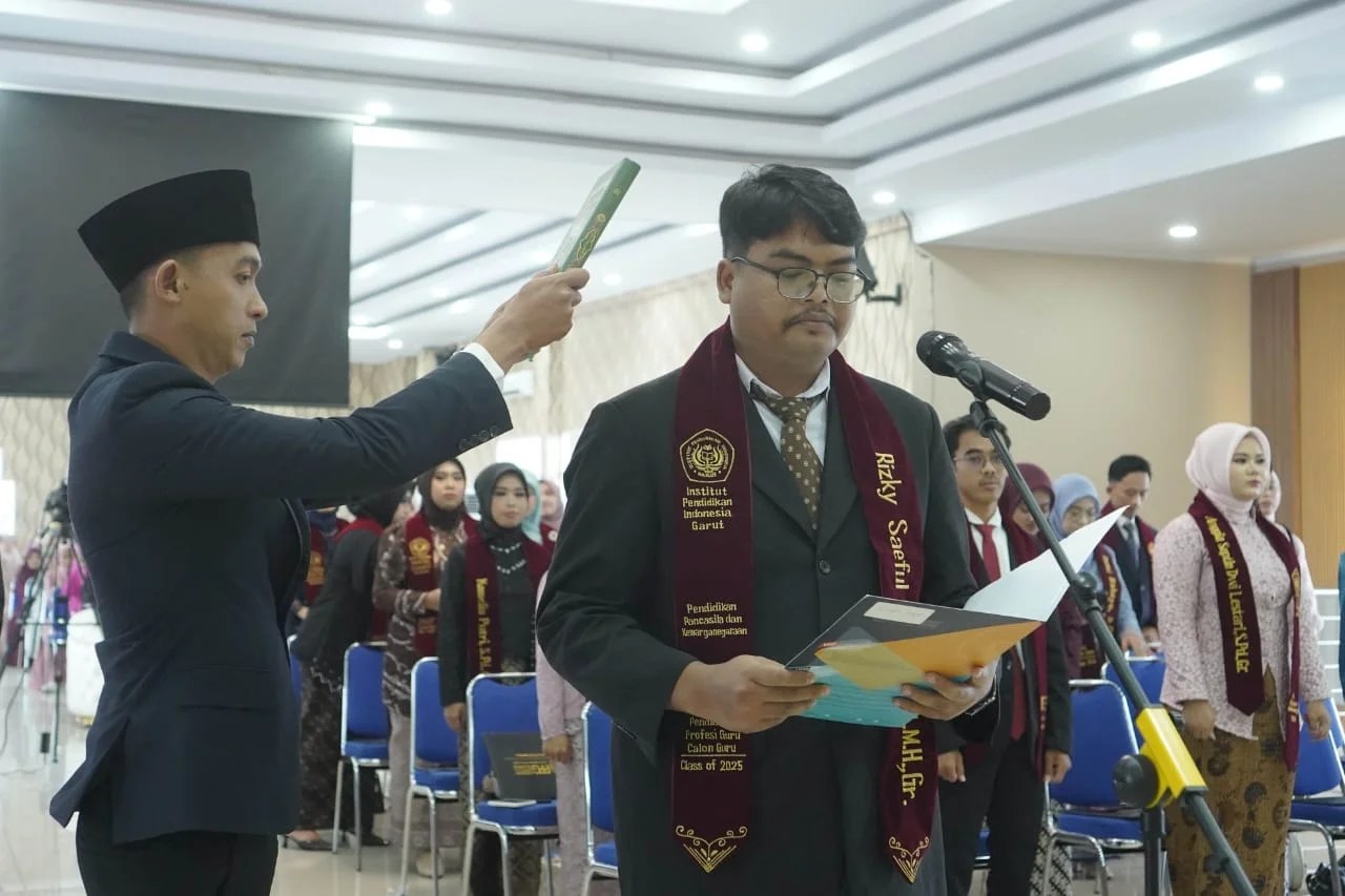 IPI Garut Kukuhkan 78 Guru Profesional Lewat Yudisium dan Sumpah Profesi