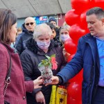 Đajić: Žene dale veći angažman od nas muškaraca: Tradicionalno poklonio cvijeće banjalučankama 0d91a0_8c08107b72534924810d9cf843f9c4f0_mv2