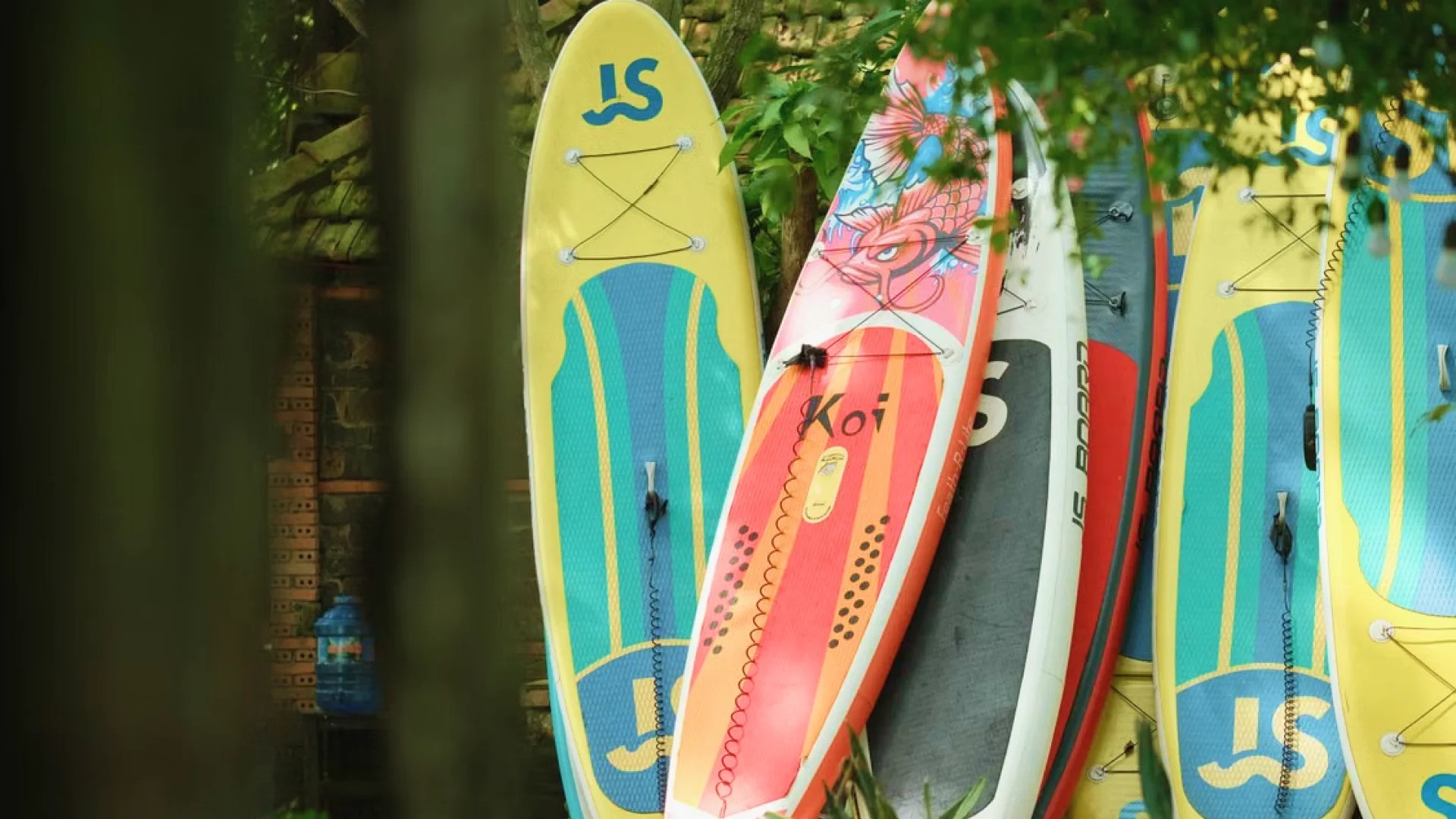 how to store a paddle board