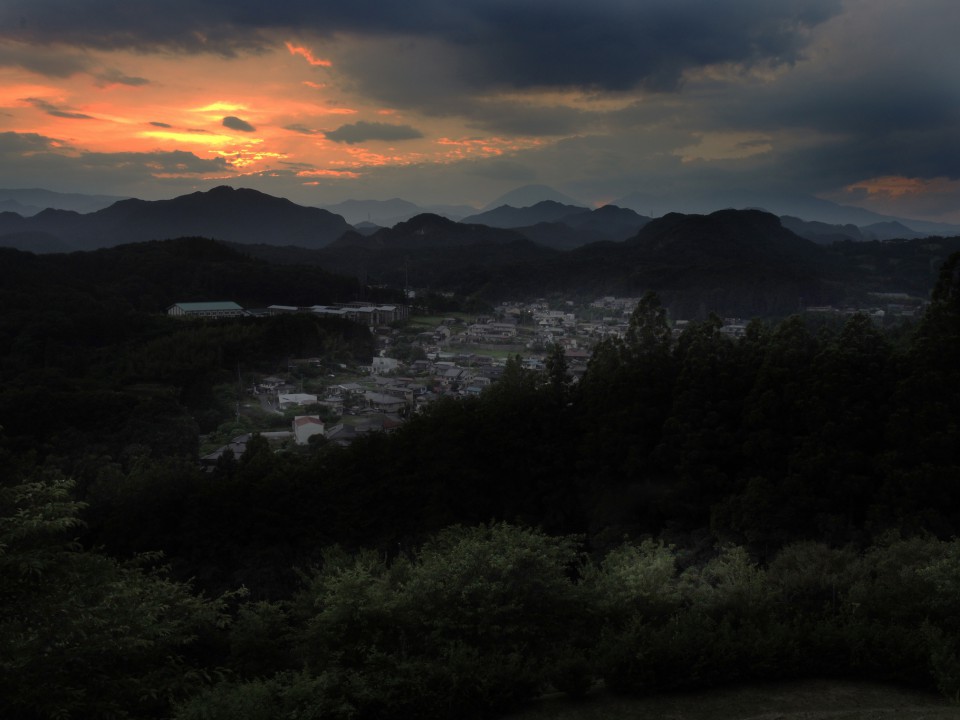 鹿沼市　富士山公園より夕景　日光連山を望む Copyright(C) Promotion Office REVERSI 2014 All Rights Reserved.