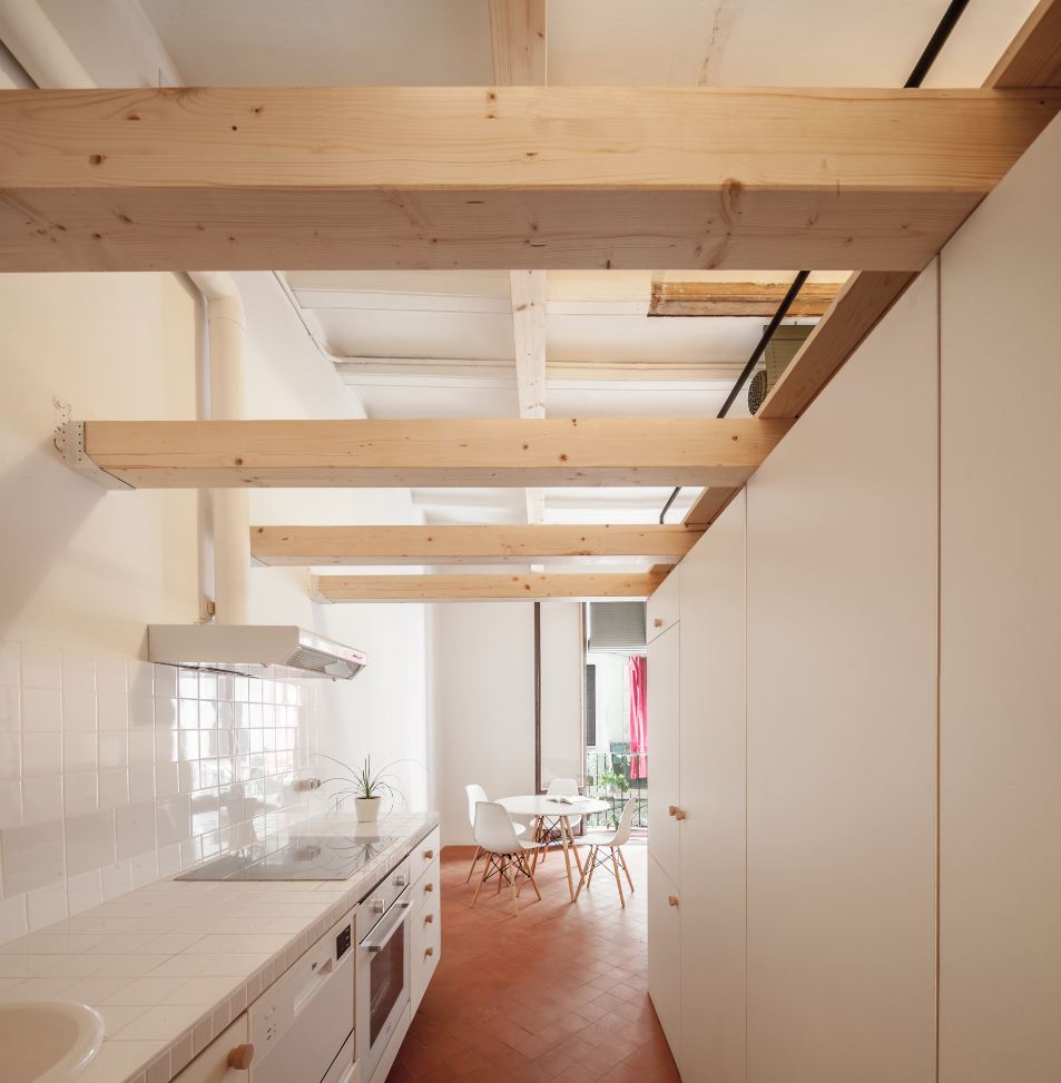 Reforma De Un Casa Entre Balcones De Agora Arquitectura