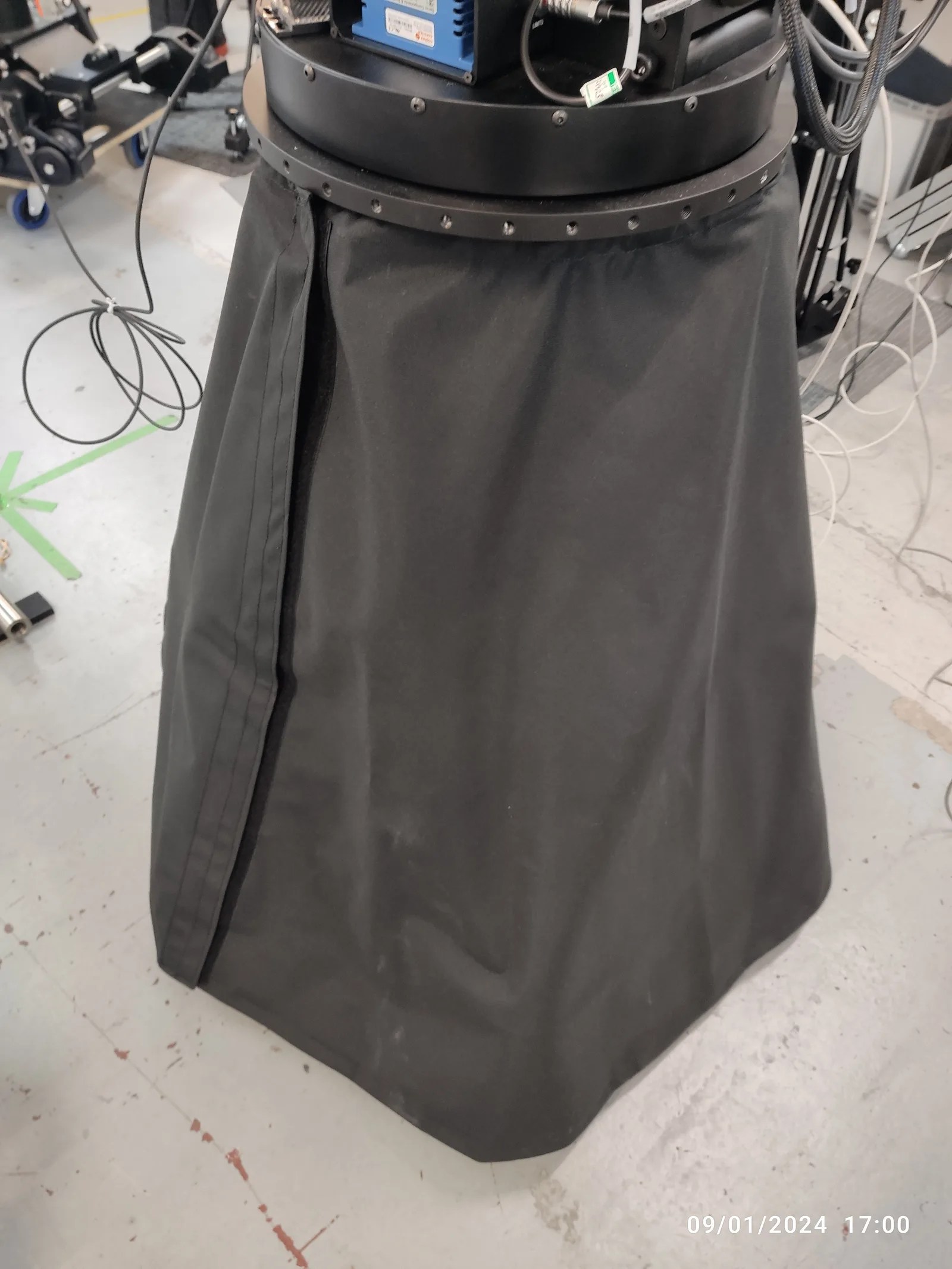 Fitted base cover — photograph 02