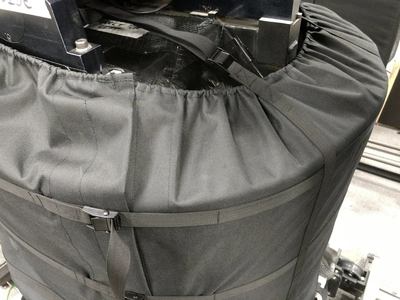 Talos cover and fitting details — photograph 15