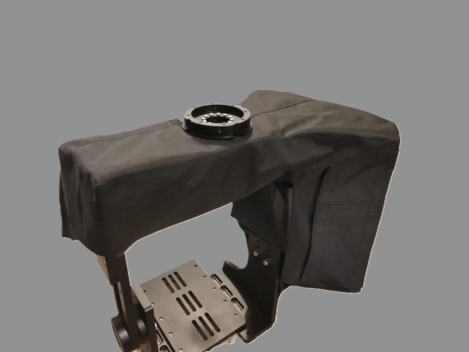 Fitted cover on a support frame — photograph 30