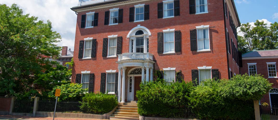 Federalist House Architecture