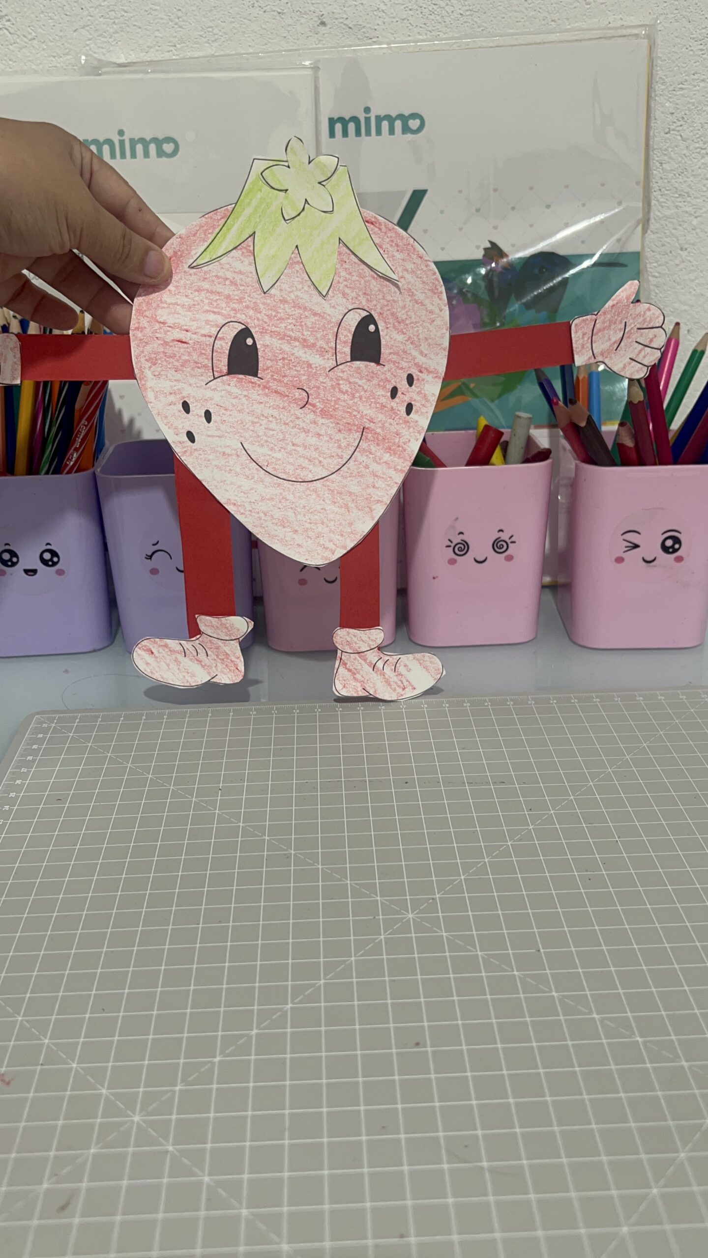 Read more about the article MORANGUINHO EXPRESSIVO: UMA ATIVIDADE LÚDICA PARA TRABALHAR COORDENAÇÃO MOTORA, EXPRESSÃO E CRIATIVIDADE NA EDUCAÇÃO INFANTIL