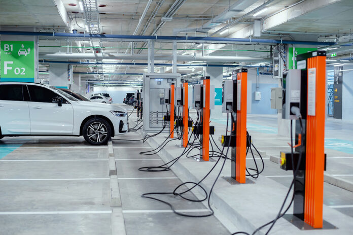 Sindh Approves Plan To Set Up 600 EV Charging Stations Across Province EV 696x463 