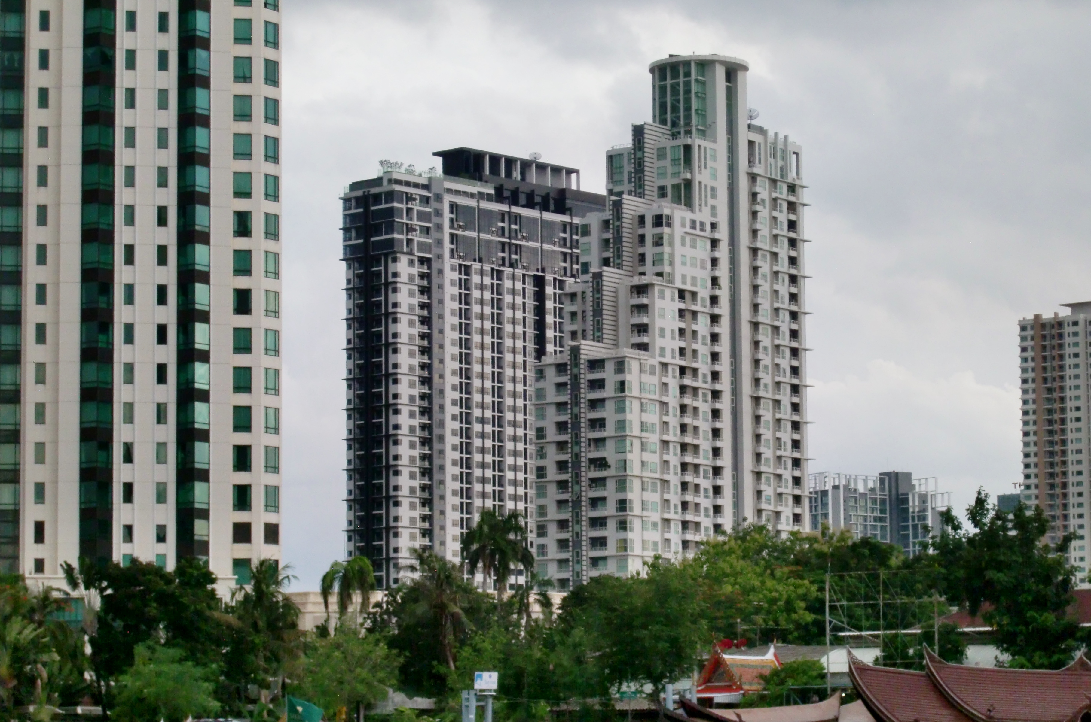 unser Condominium (r.)